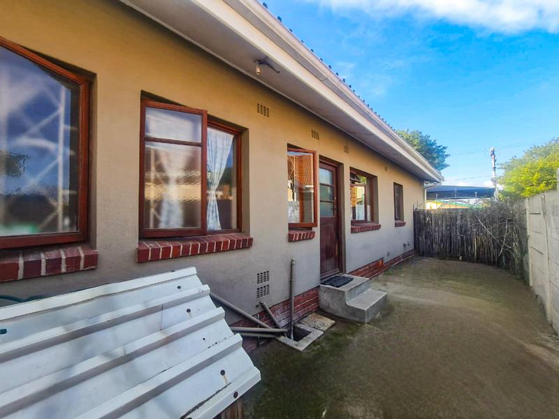 3 Bedroom Property for Sale in Goodwood Central Western Cape